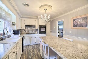 Bristol Retreat w/ Creek Access: 2 Mi to Dtwn