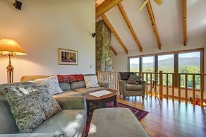 Architect-designed Franconia Home: Hot Tub & Views