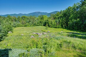 Architect-designed Franconia Home: Hot Tub & Views