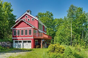 Architect-designed Franconia Home: Hot Tub & Views