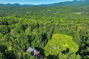 Architect-designed Franconia Home: Hot Tub & Views