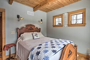 Architect-designed Franconia Home: Hot Tub & Views