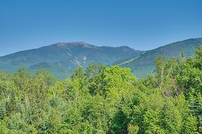 Architect-designed Franconia Home: Hot Tub & Views