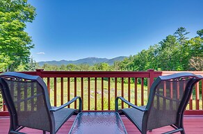 Architect-designed Franconia Home: Hot Tub & Views