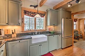 Architect-designed Franconia Home: Hot Tub & Views