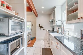 Downtown San Jose Apt w/ Deck: 1 Mi to SAP Center!