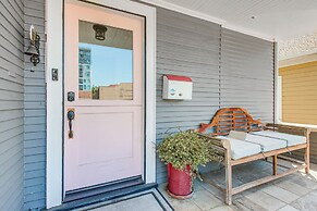 Downtown San Jose Apt w/ Deck: 1 Mi to SAP Center!