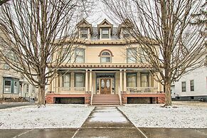 Charming Bloomington Apt w/ Walkable Location