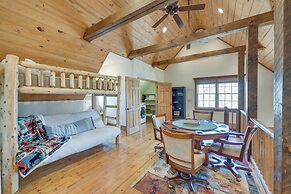 Hot Tub & Fire Pit: Secluded Gem in Franklin