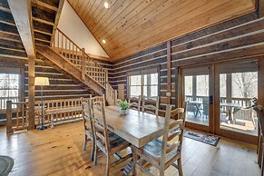 Hot Tub & Fire Pit: Secluded Gem in Franklin