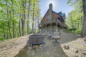 Secluded Franklin Cabin w/ Hot Tub & Fire Pit!