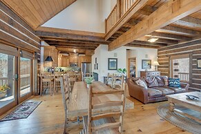 Hot Tub & Fire Pit: Secluded Gem in Franklin