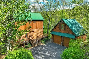 Hot Tub & Fire Pit: Secluded Gem in Franklin