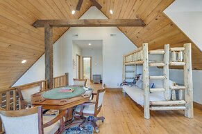 Hot Tub & Fire Pit: Secluded Gem in Franklin