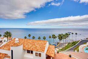 Bright Catalina Island Condo w/ Ocean Views!