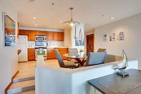Bright Catalina Island Condo w/ Ocean Views!
