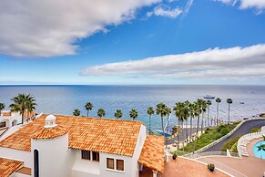 Bright Catalina Island Condo w/ Ocean Views!