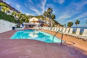 Bright Catalina Island Condo w/ Ocean Views!