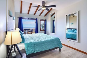 Bright Catalina Island Condo w/ Ocean Views!