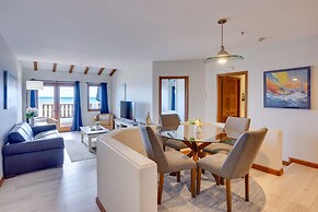 Bright Catalina Island Condo w/ Ocean Views!