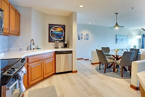 Bright Catalina Island Condo w/ Ocean Views!
