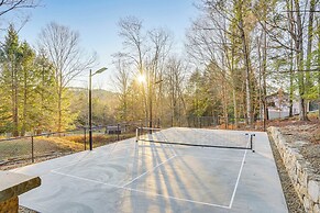 Benezette Cabin w/ Hot Tub, Grill & Mtn Views