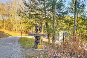 Benezette Cabin w/ Hot Tub, Grill & Mtn Views