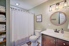 Benezette Cabin w/ Hot Tub, Grill & Mtn Views