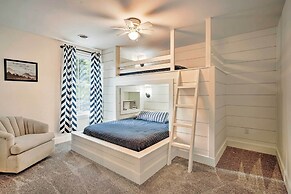 Benezette Cabin w/ Hot Tub, Grill & Mtn Views