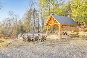 Benezette Cabin w/ Hot Tub, Grill & Mtn Views