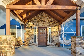 Benezette Cabin w/ Hot Tub, Grill & Mtn Views