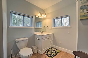 Getaway on Crystal Clear Lake: Main & Guest House!
