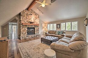 Getaway on Crystal Clear Lake: Main & Guest House!