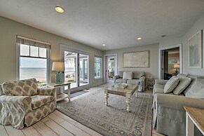 Getaway on Crystal Clear Lake: Main & Guest House!