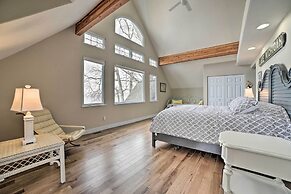 Getaway on Crystal Clear Lake: Main & Guest House!