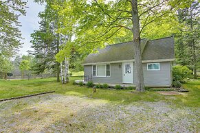 Getaway on Crystal Clear Lake: Main & Guest House!