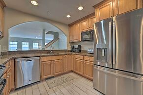 Getaway on Crystal Clear Lake: Main & Guest House!