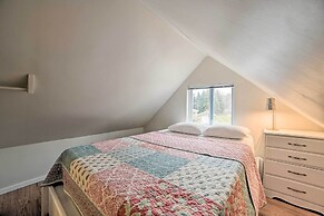 Getaway on Crystal Clear Lake: Main & Guest House!