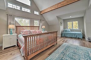 Getaway on Crystal Clear Lake: Main & Guest House!