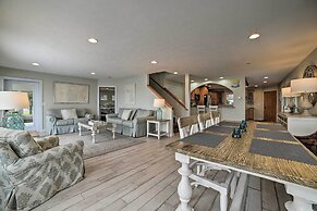 Getaway on Crystal Clear Lake: Main & Guest House!