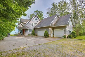 Getaway on Crystal Clear Lake: Main & Guest House!