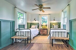 Beautifully Restored Farmhouse in Marshall!