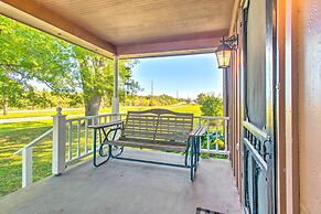 Beautifully Restored Farmhouse in Marshall!