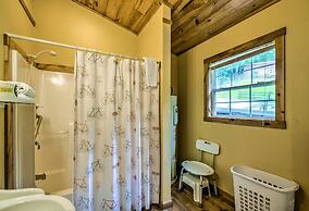 North Carolina Retreat w/ Hot Tub, Deck & Fire Pit