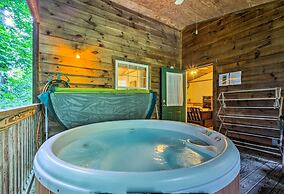 North Carolina Retreat w/ Hot Tub, Deck & Fire Pit