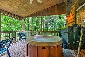 North Carolina Retreat w/ Hot Tub, Deck & Fire Pit