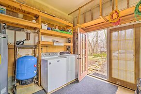 14 Mi to Beech Mountain: Home w/ Grills!