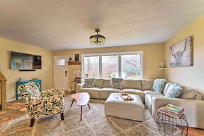 14 Mi to Beech Mountain: Home w/ Grills!