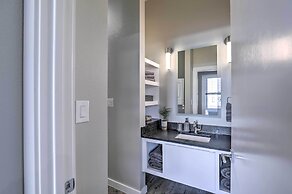 Centrally Located San Marcos Unit w/ Parking!