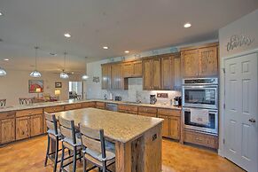 Pet-friendly Anna Ranch on 13 Acres!